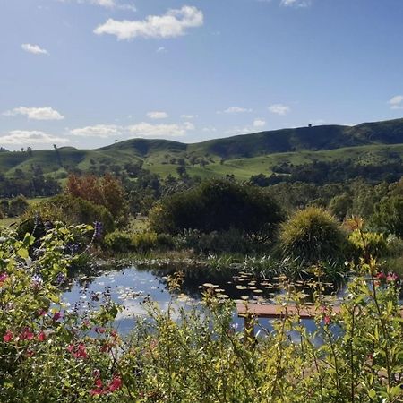 Strawbale Cottage - Wingspread Garden Strath Creek Экстерьер фото